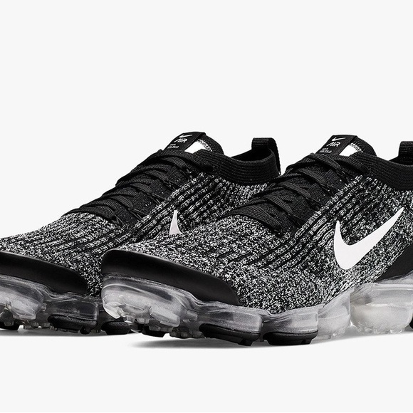 Nike Vapormaxes - Picture 7 of 7